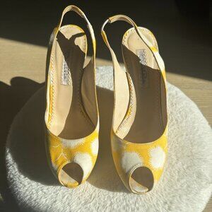 Oscar de la Renta Yellow Floral Print Wedge Heels | Size 38 | Summer Chic